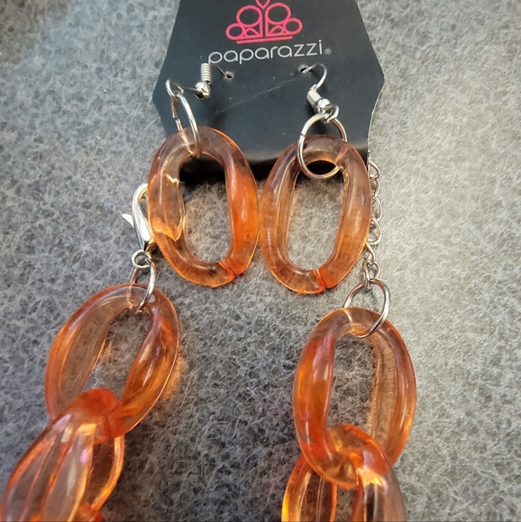 Paparazzi Acrylic Necklace - Sold - Picture 2 of 2